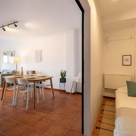 El Balcon Del Berbes Apartment